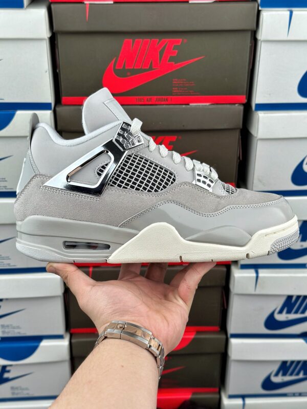 Air Jordan 4 Retro Frozen Moments