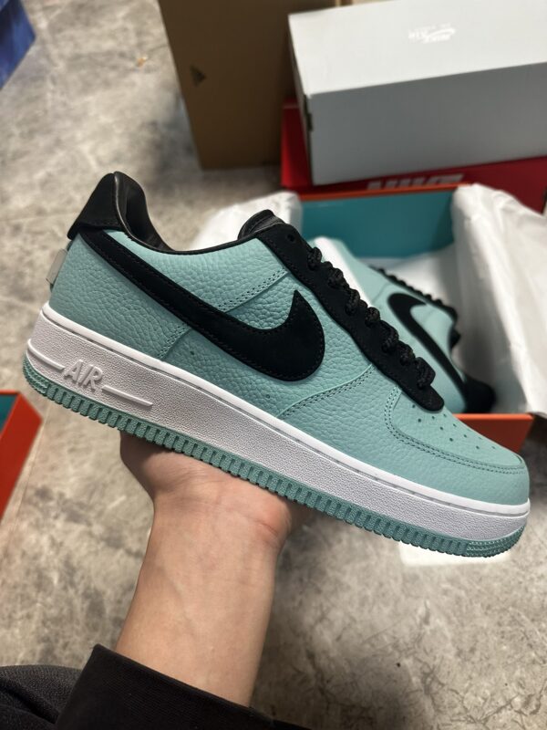 Nike Air Force 1 Low Tiffany (Friends and Family)