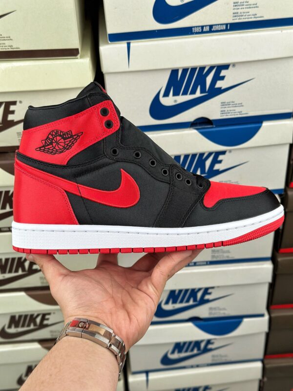 Air Jordan 1 Retro High Satin Bred