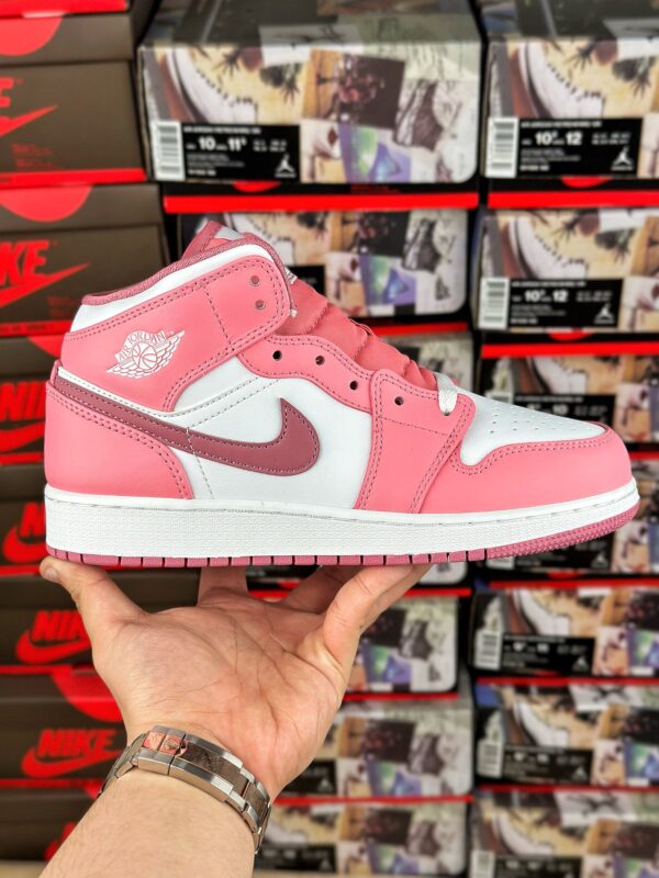 Air Jordan 1 Retro Mid Valentine’s Day