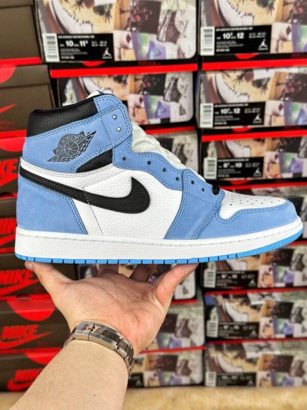 Air Jordan 1 Retro High University Blue