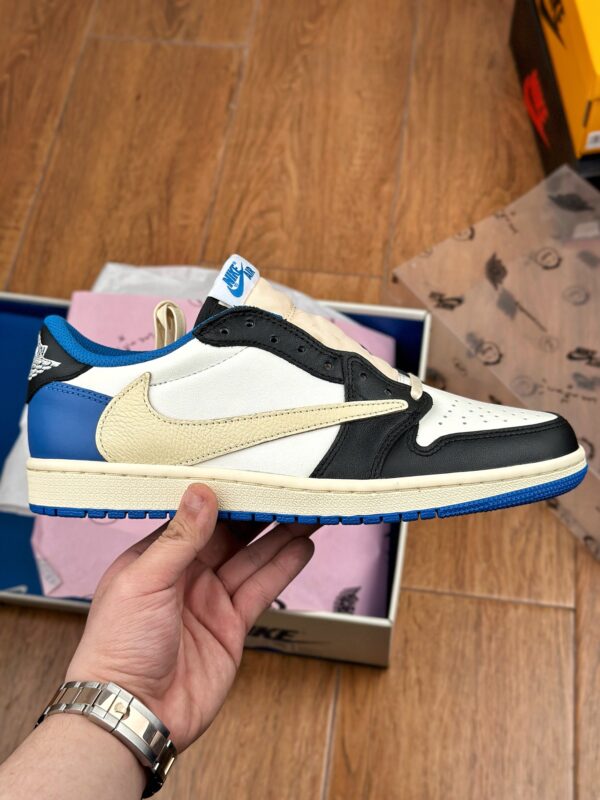 Air Jordan 1 Retro Low SP Fragment x Travis Scott