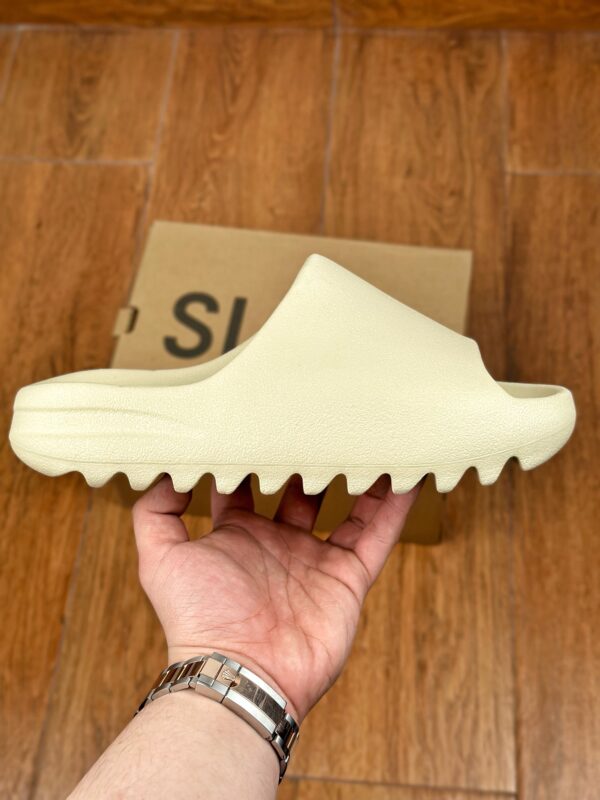 Yeezy SLIDE Bone