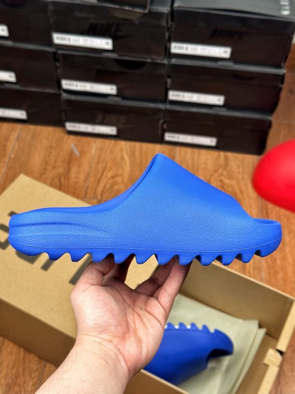 Yeezy SLIDE Azure