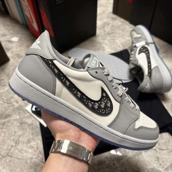 Air Jordan 1 Retro Low Dior