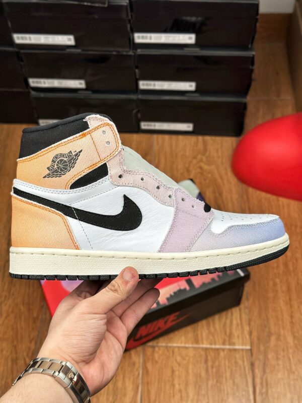 Air Jordan 1 Retro High SKYLINE