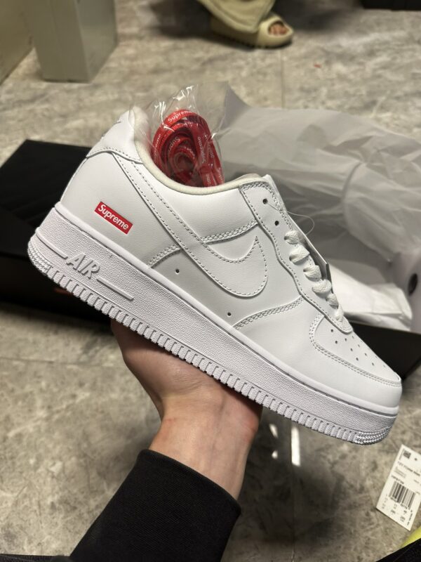 Nike Air Force 1 Low SP Supreme White