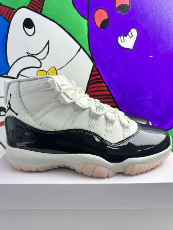 Jordan 11 Retro Neapolitan