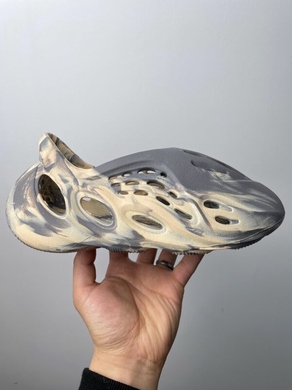 Foam RNNR MXT Moon Gray