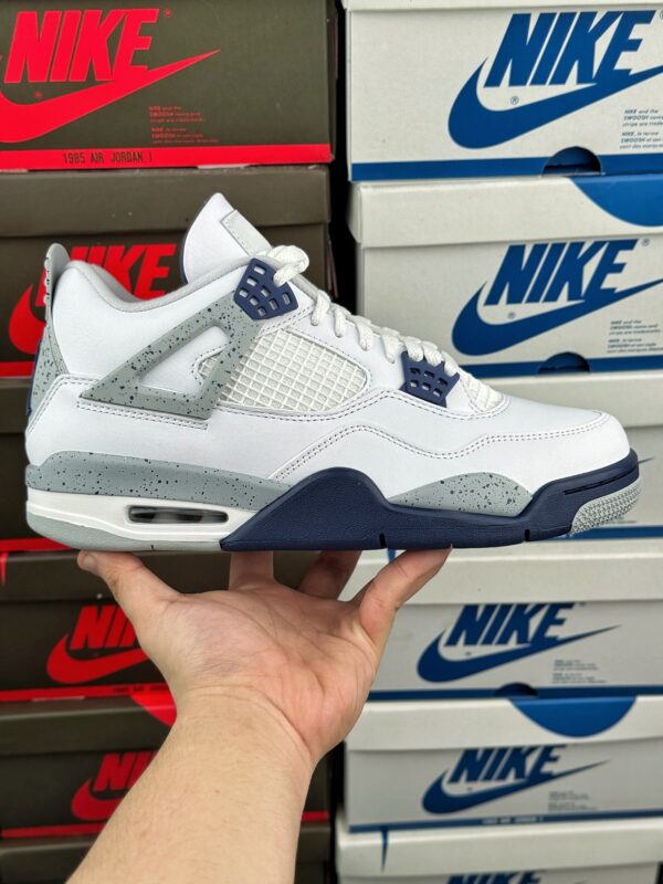 Air Jordan 4 Retro Midnight Navy