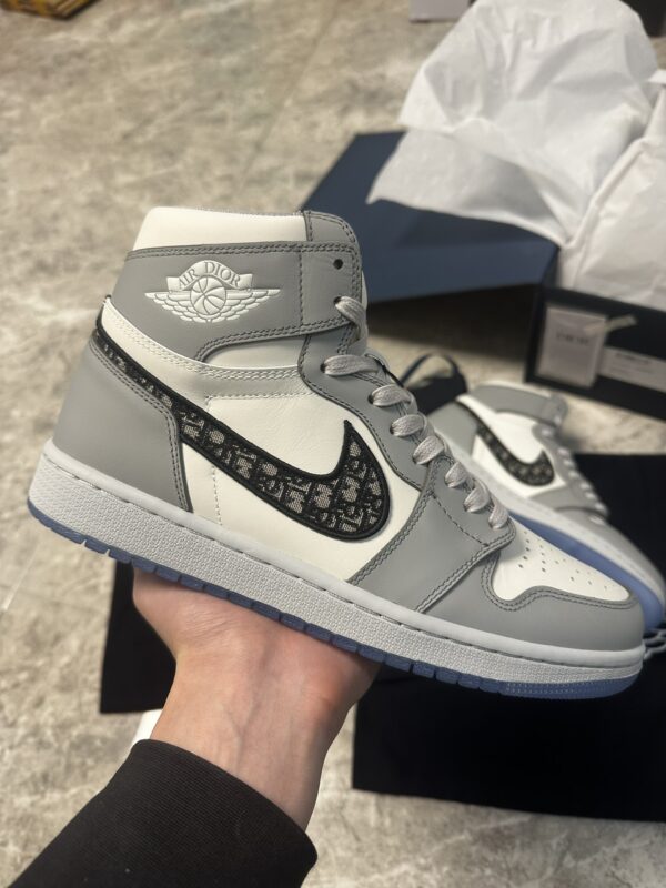 Air Jordan 1 Retro High Dior