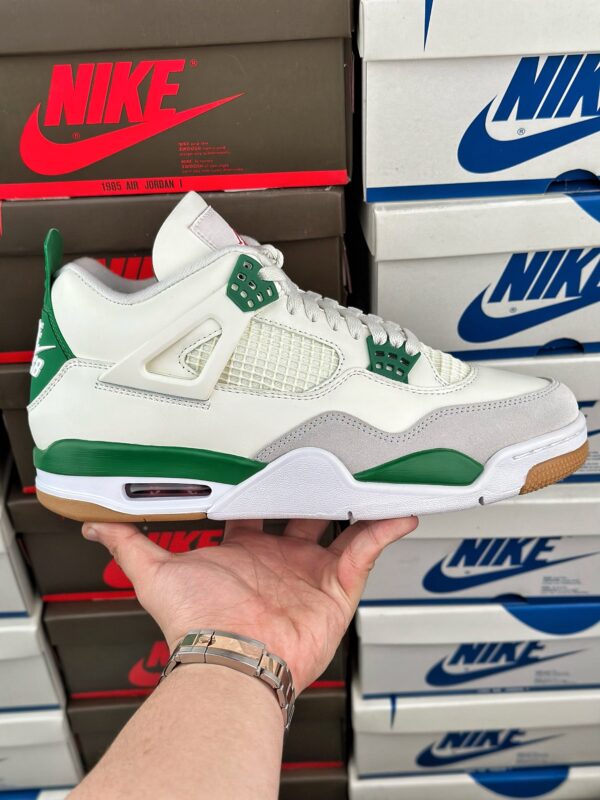 Nike SB x Air Jordan 4 Retro Pine Green